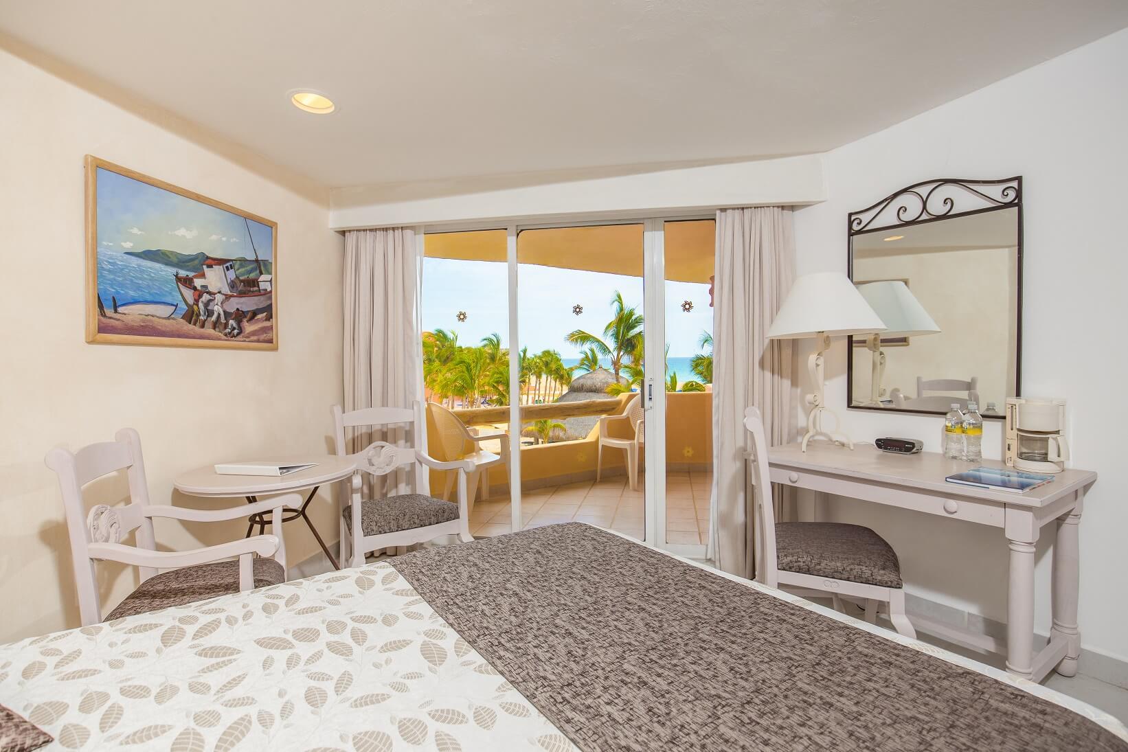 habitacion-estandar-vista-parcial-al-mar1.jpg